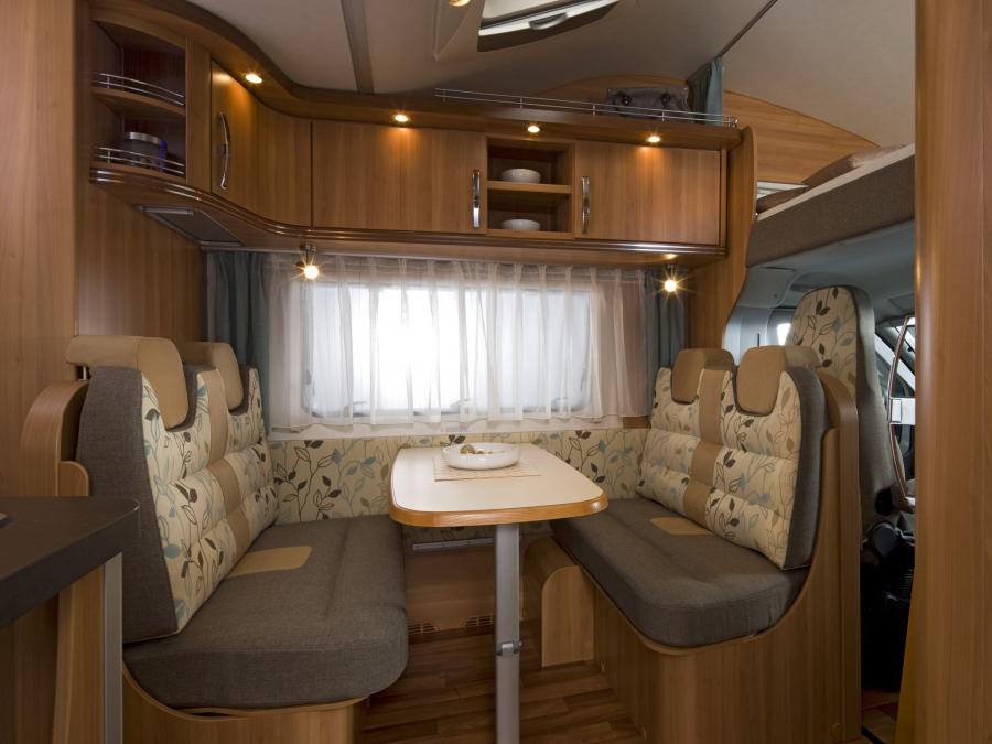 Интерьер Hymer Camp 634 2009 года  (фото 5 из 6)